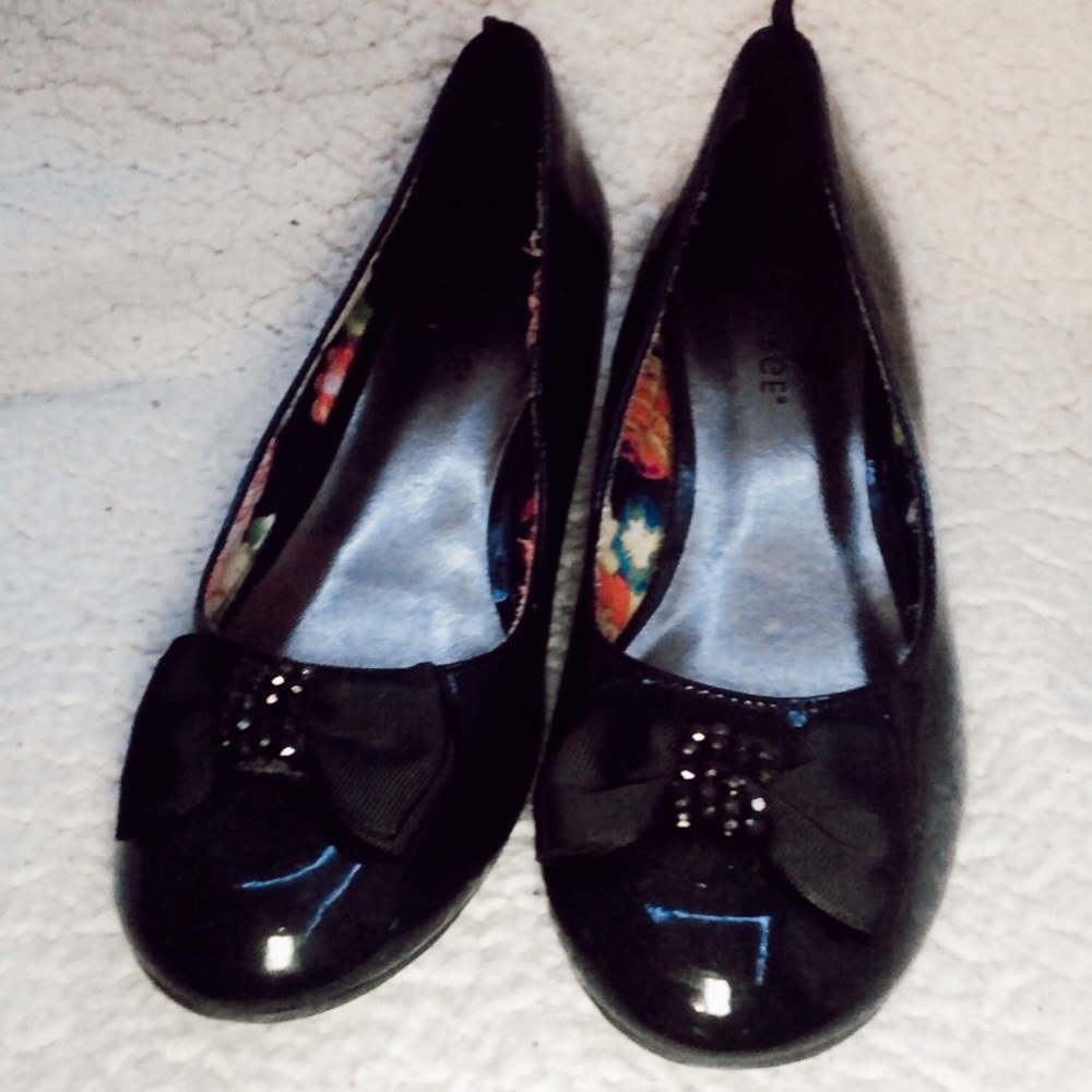 Black Heels w/ bow